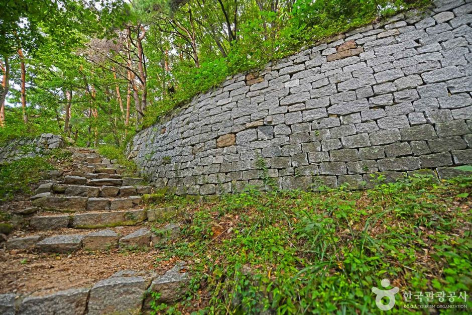춘천봉의산성 여행 추천 - 로드트립