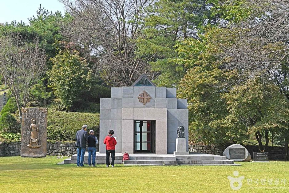 공주 황새바위 순교성지 여행 추천 - 로드트립