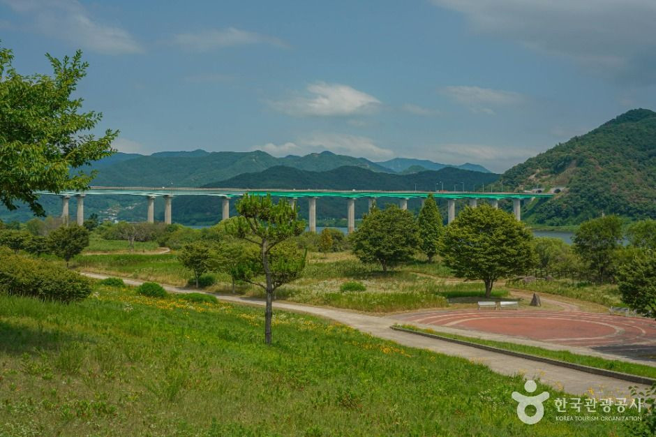 삼랑진생태문화공원 여행 추천 - 로드트립
