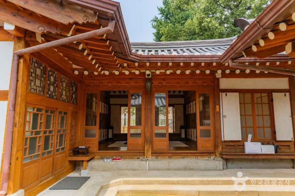 필운동 홍건익 가옥 여행 추천 - 로드트립
