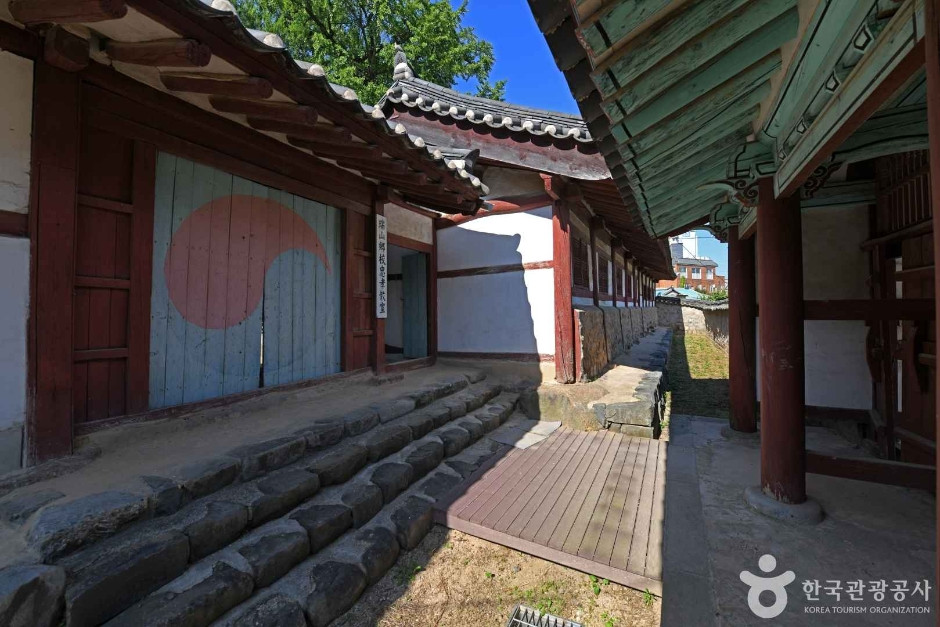 서산향교 여행 추천 - 로드트립