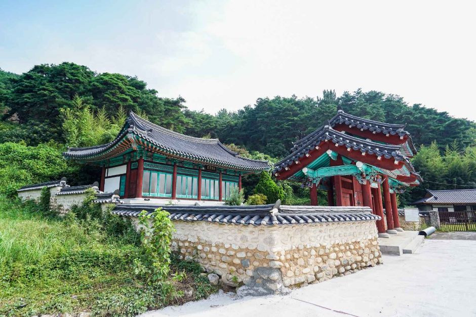 신계서원(의령) 여행 추천 - 로드트립
