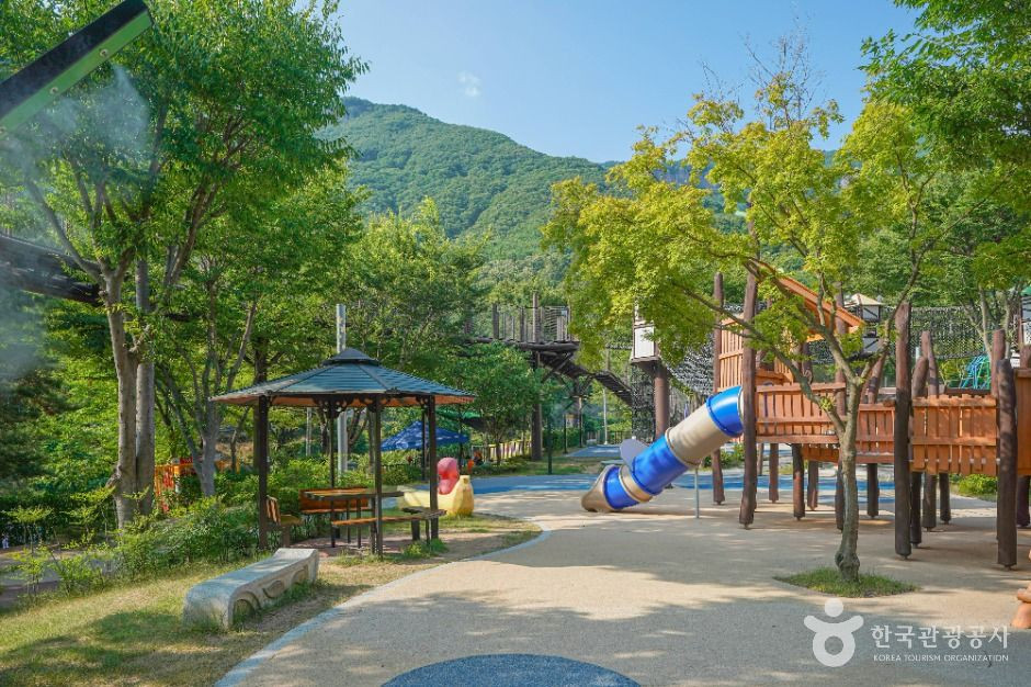 밀양 우리아이마음숲놀이터 여행 추천 - 로드트립