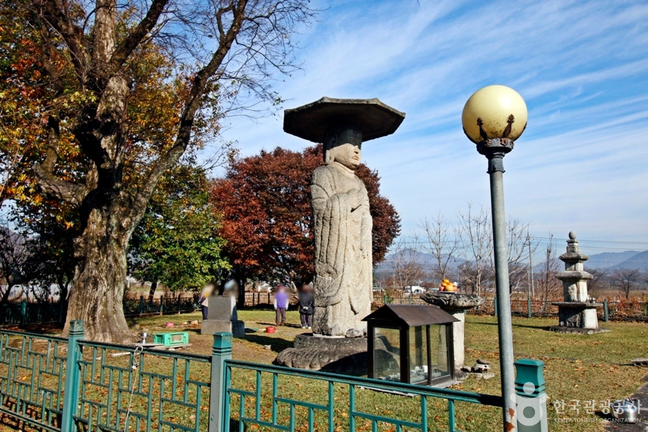 충주 원평리 석조여래입상 여행 추천 - 로드트립
