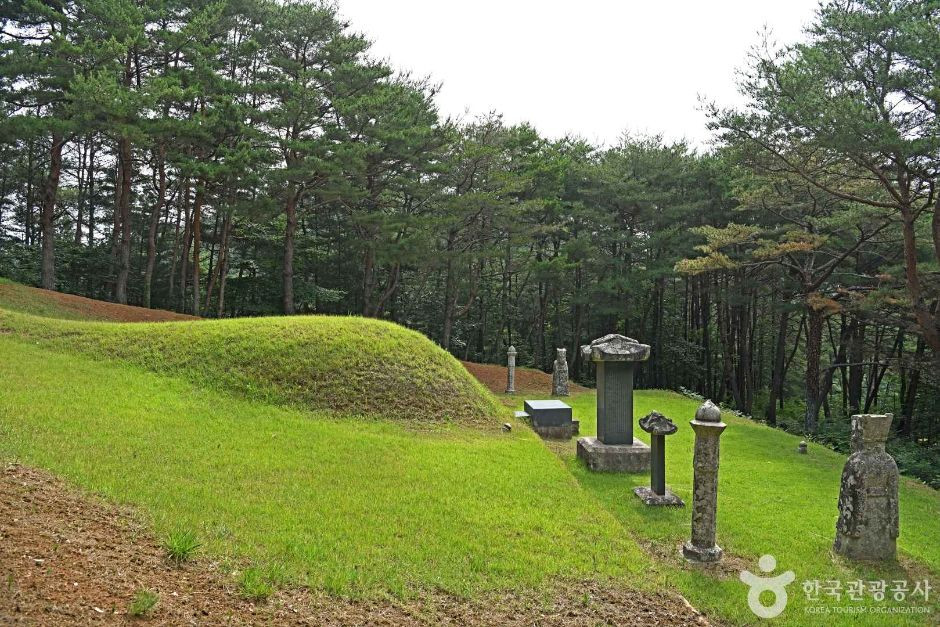 우암 송시열묘 여행 추천 - 로드트립