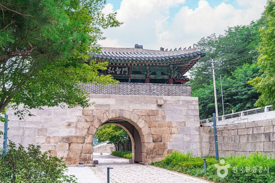 홍지문 및 탕춘대성 여행 추천 - 로드트립