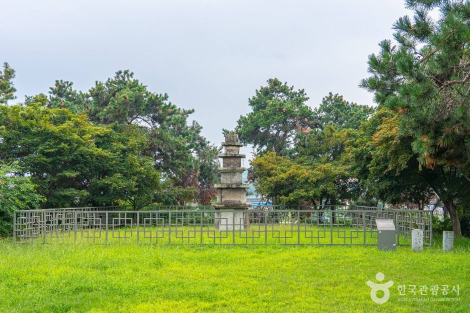 안성도기동삼층석탑 여행 추천 - 로드트립