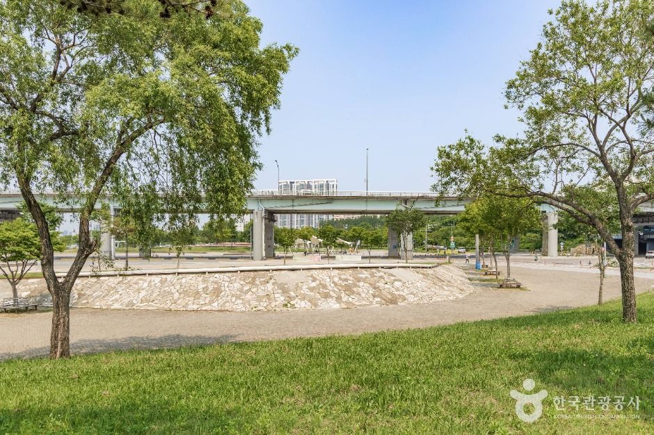 반포한강공원 달빛광장 여행 추천 - 로드트립