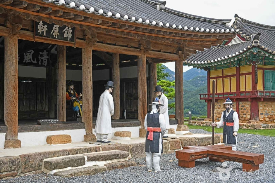 제천 청풍 금병헌 여행 추천 - 로드트립