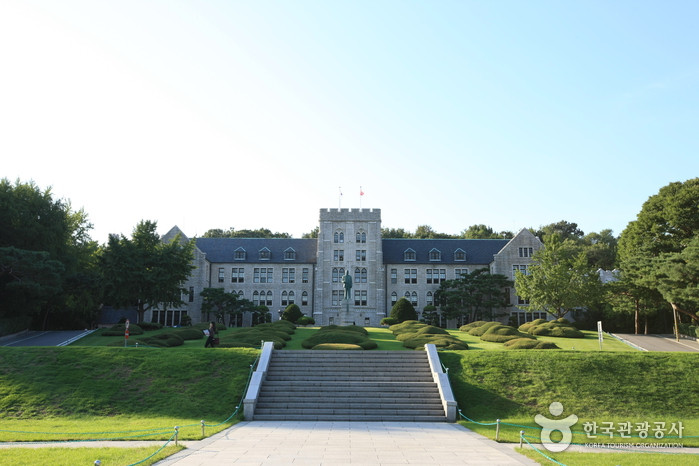 서울 고려대학교 본관 여행 추천 - 로드트립