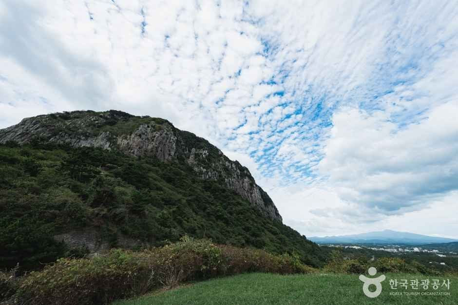 제주 서귀포 산방산 여행 추천 - 로드트립