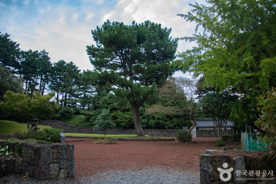 불탑사(제주) 여행 추천 - 로드트립