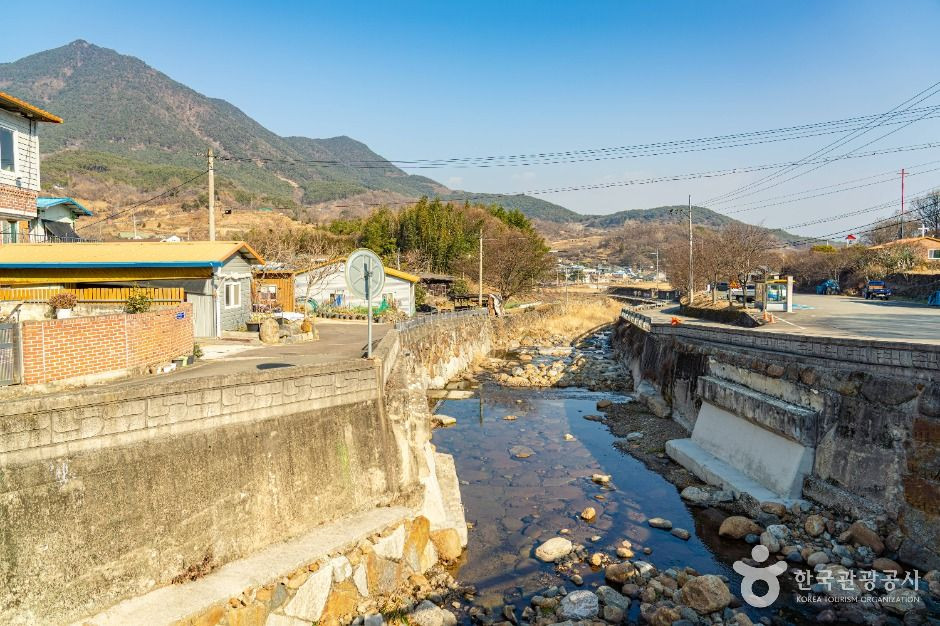 수철마을 여행 추천 - 로드트립