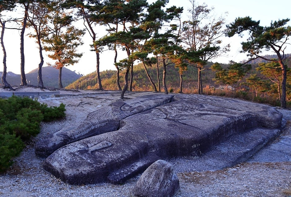 운주사 층상응회암 (무등산권 국가지질공원) 여행 추천 - 로드트립