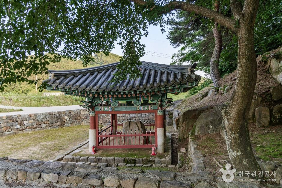 사천 흥사리 매향비 여행 추천 - 로드트립