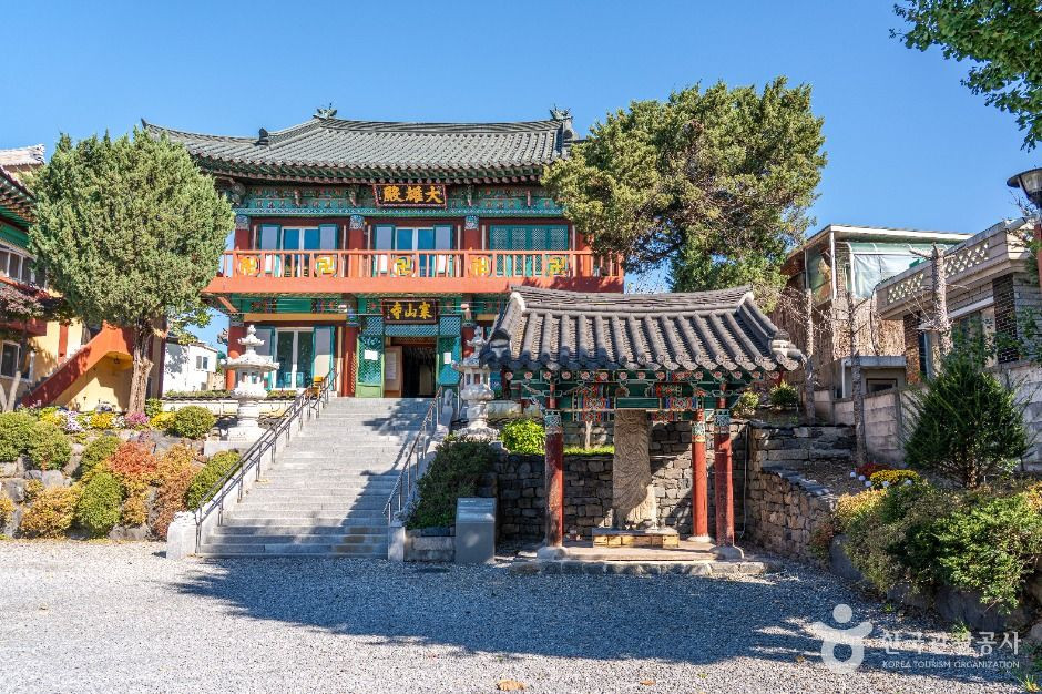 제천 한산사 석조여래입상 여행 추천 - 로드트립