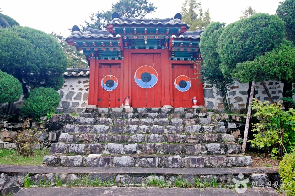 김정선생묘소일원 여행 추천 - 로드트립