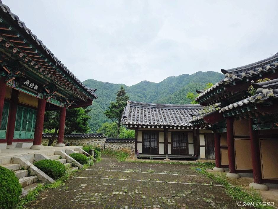 팔봉서원 여행 추천 - 로드트립