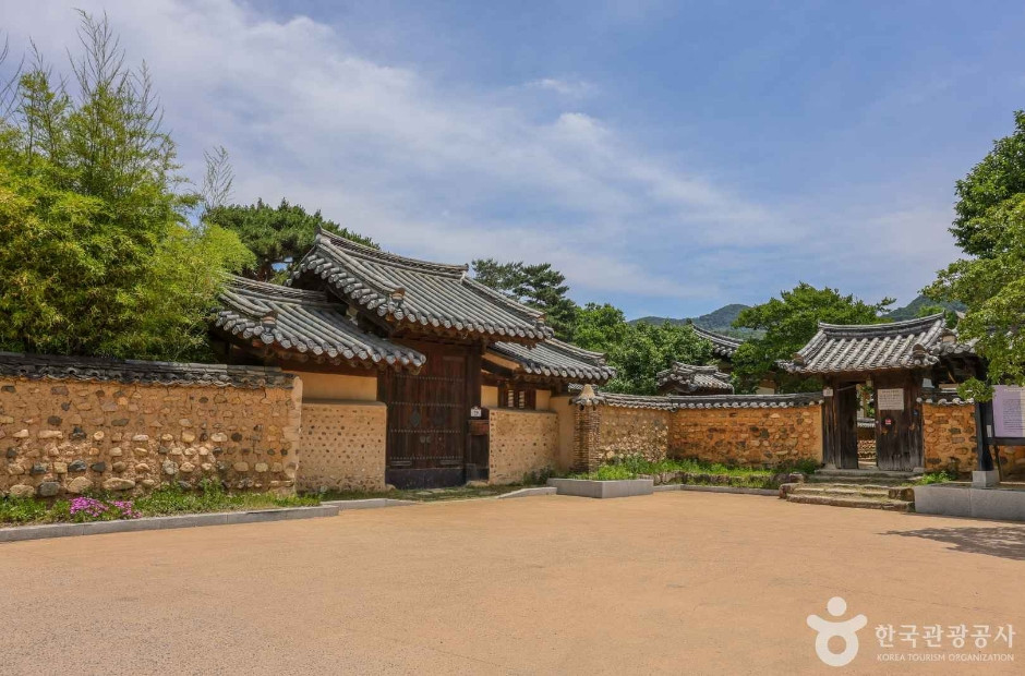 수봉정사 여행 추천 - 로드트립