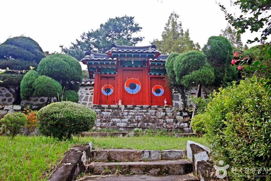 김정선생묘소일원 여행 추천 - 로드트립