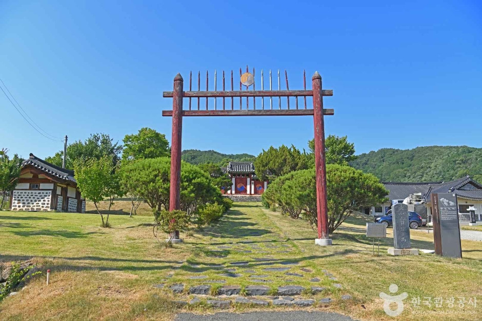 천안향교 여행 추천 - 로드트립
