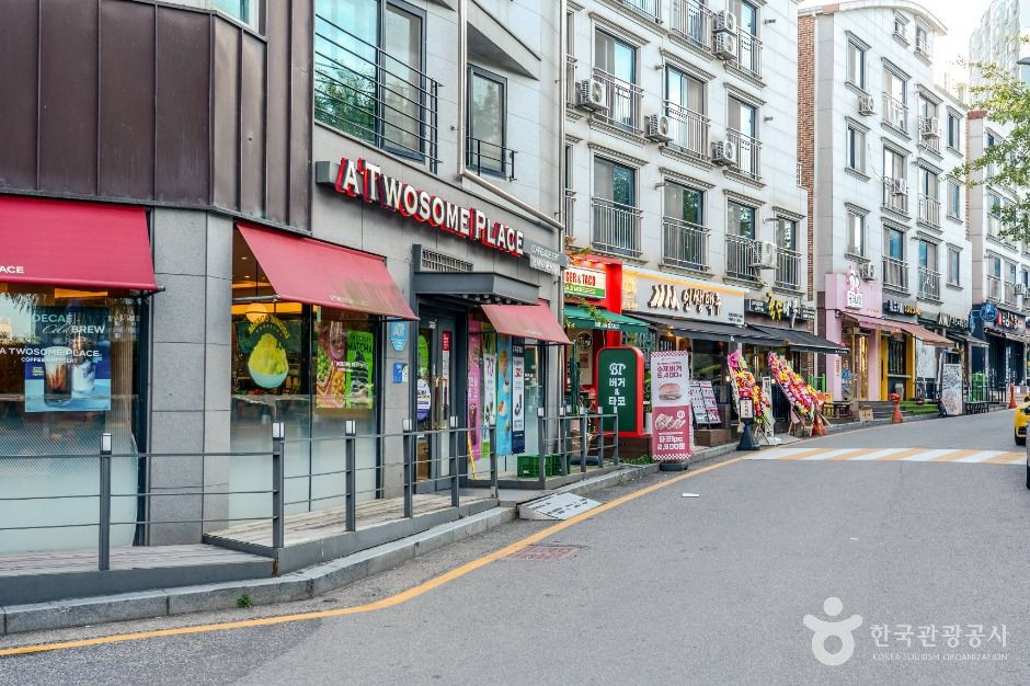 중앙호수공원 카페거리 여행 추천 - 로드트립