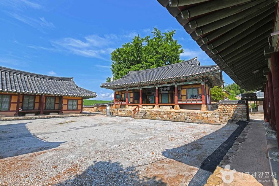 무장향교 여행 추천 - 로드트립