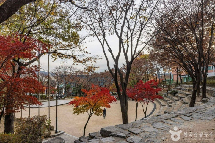 산기슭공원 여행 추천 - 메고지고