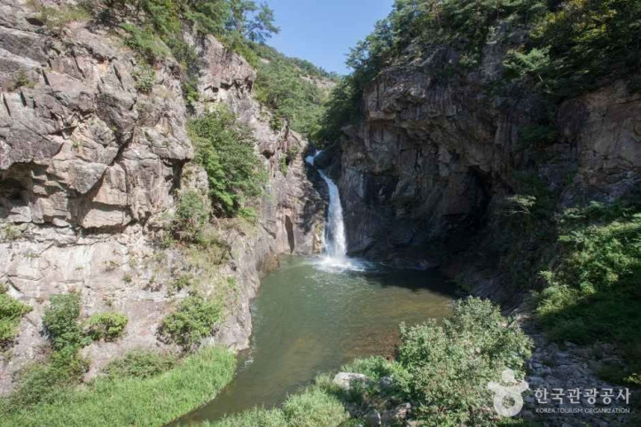삼부연폭포_(한탄강_유네스코_세계지질공원)_3_공공1유형.jpg