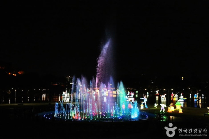 진주_음악분수대_1_공공3유형.JPG