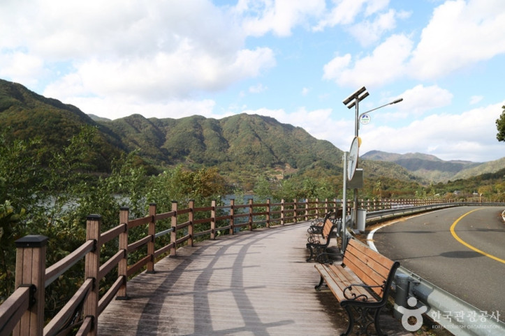 청암_하동호_산중호수길_2_공공3유형.JPG