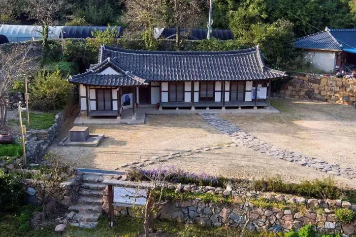 안좌도 여행 추천 - 메고지고