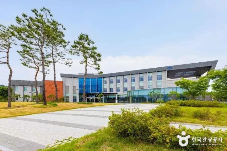 한국기초과학지원연구원(오창) 여행 추천 - 메고지고
