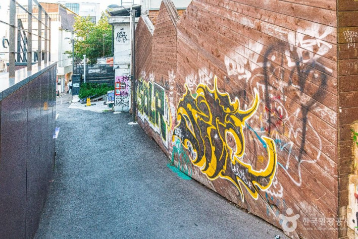 홍대_벽화거리_2_공공1유형.jpg