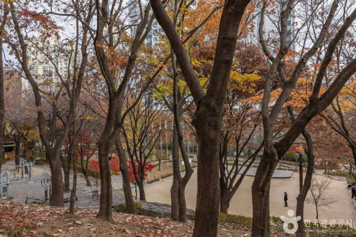 산기슭공원 여행 추천 - 메고지고