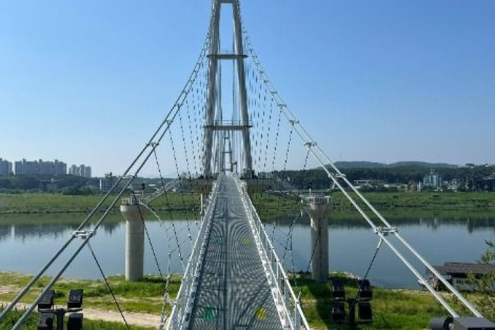 남한강출렁다리_4_공공3유형.jpg
