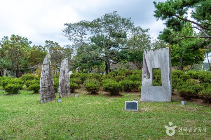 구드래조각공원 여행 추천 - 메고지고