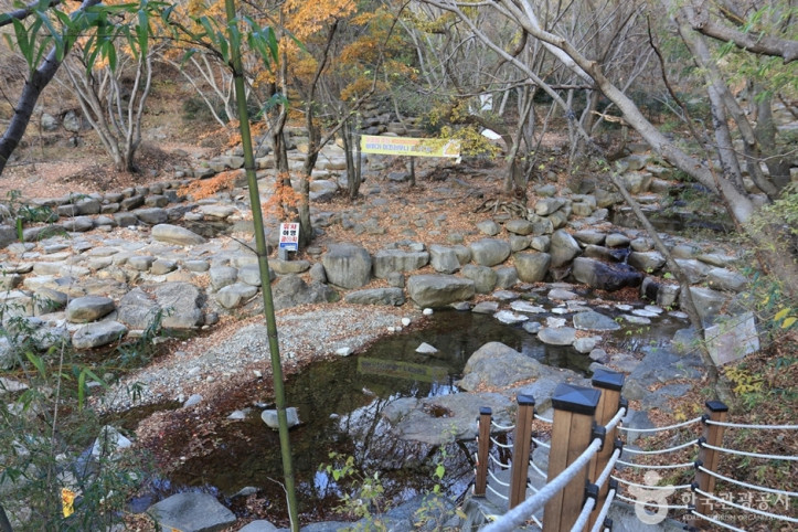 성흥사_계곡_3_공공3유형.JPG
