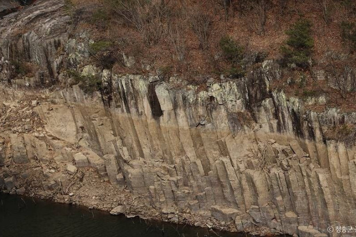수락리_주상절리_(청송_국가지질공원)_3_공공3유형.jpg