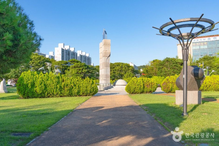 강변조각공원_2_공공1유형.jpg