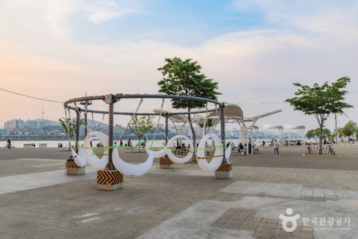 반포한강공원_달빛광장_3_공공1유형.jpg