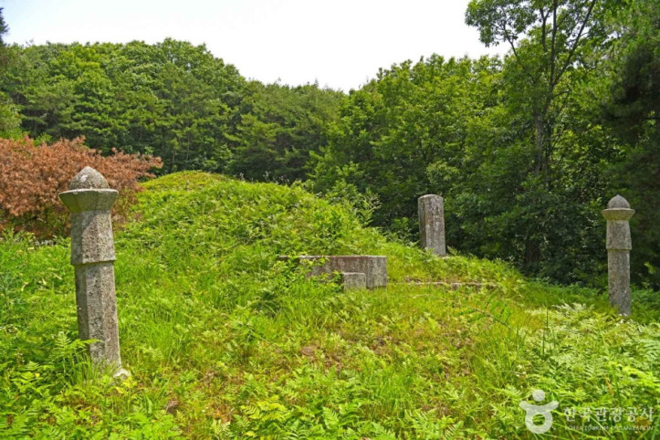 장암_정호_묘소_2_공공3유형.JPG