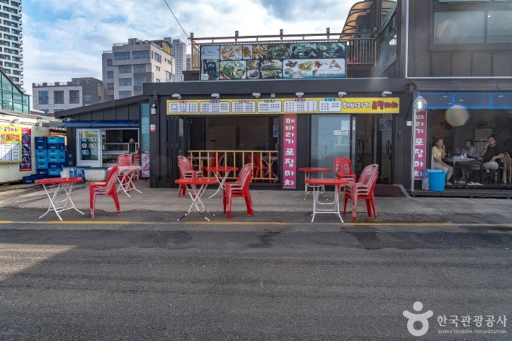 동명항_포장마차_거리_5_공공3유형.jpg