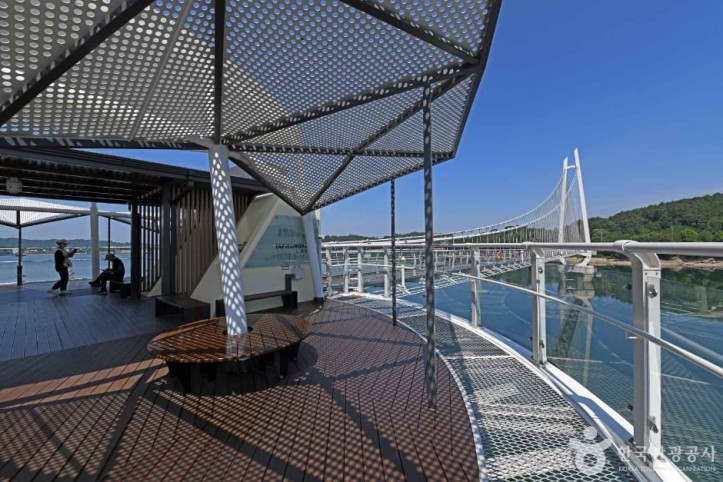 논산_탑정호_출렁다리_1_공공3유형.jpg