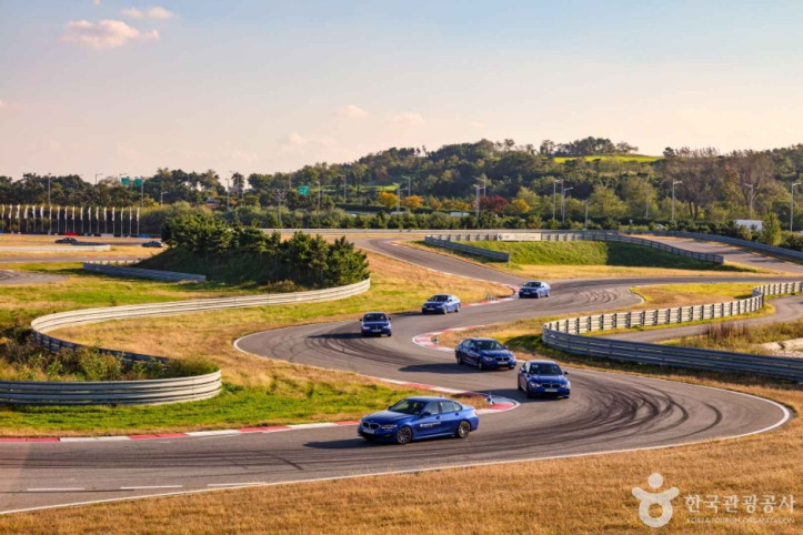 BMW_드라이빙센터_6_공공3유형.jpg