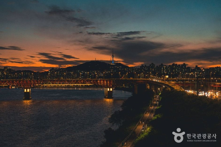 한강 여행 추천 - 메고지고