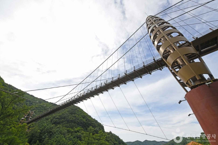 증평_좌구산_명상구름다리_2_공공3유형.JPG