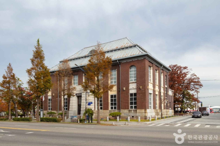 근대건축관_(구)조선은행군산지점_3_공공3유형.jpg