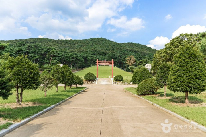 파주_윤관장군묘_1_공공1유형.jpg