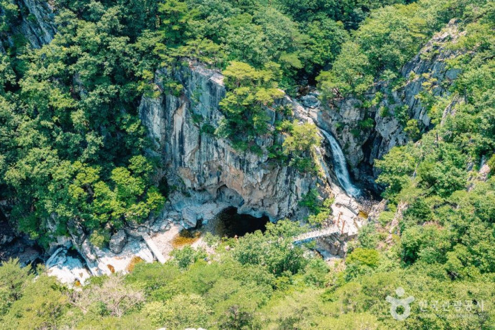 내연산 보경사 시립공원 여행 추천 - 메고지고